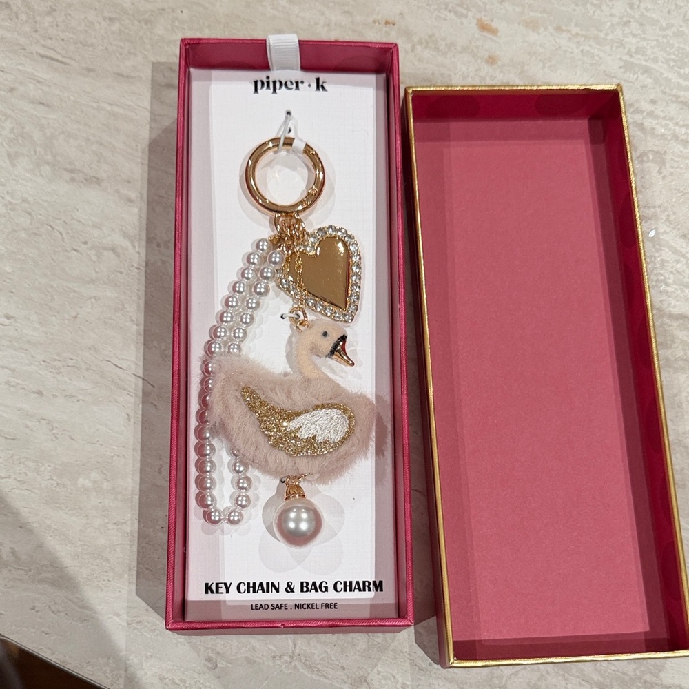 Piper K Elegant Gold and Cream Swan Keychain